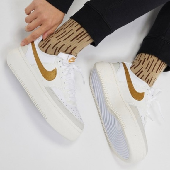 Nike Court Vision Alta White Metallic Gold Leather Platform Shoe Womens 10 NEW - Picture 5 of 12